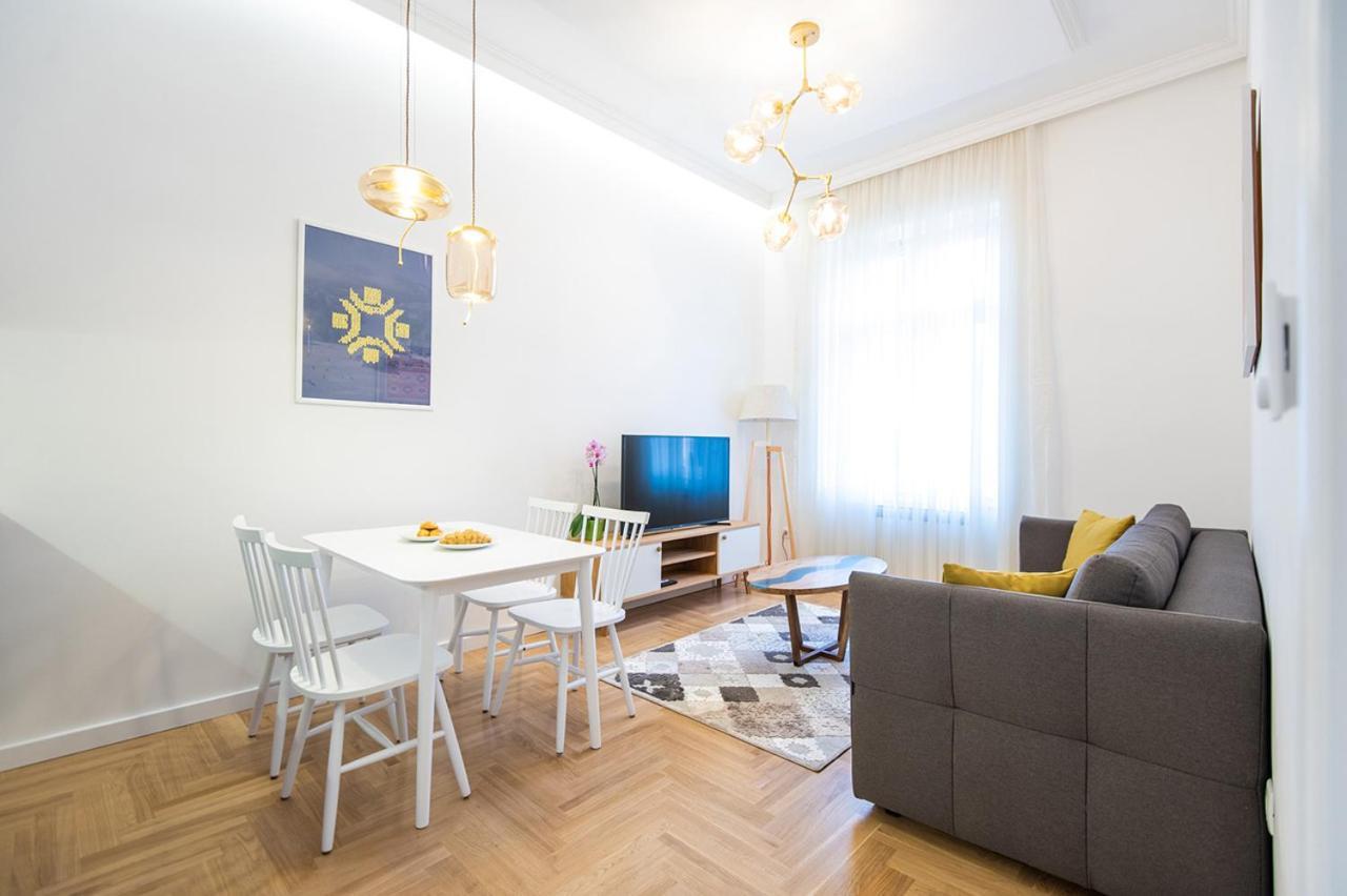 Luxury Suite In City Centre 塞拉耶佛 外观 照片